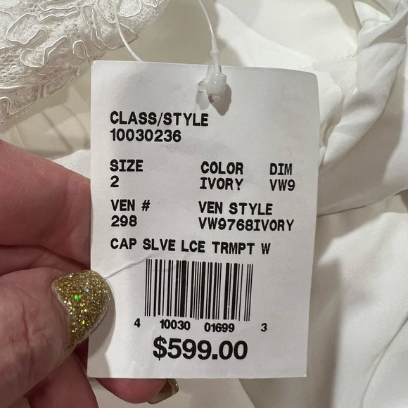 NWT David’s Bridal Ivory Cap Sleeve Lace Trumpet Wedding Dress Size 2 - $599 - Picture 14 of 15
